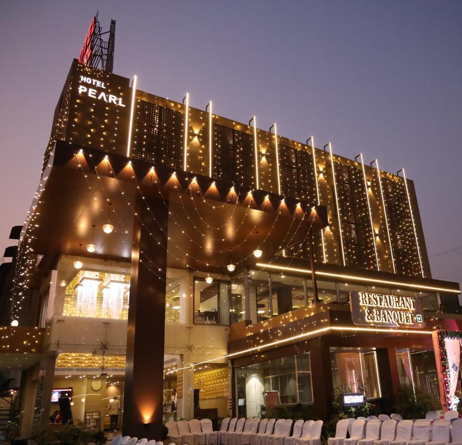 Pearl Hotel & Banquets 아흐메다바드 외부 사진