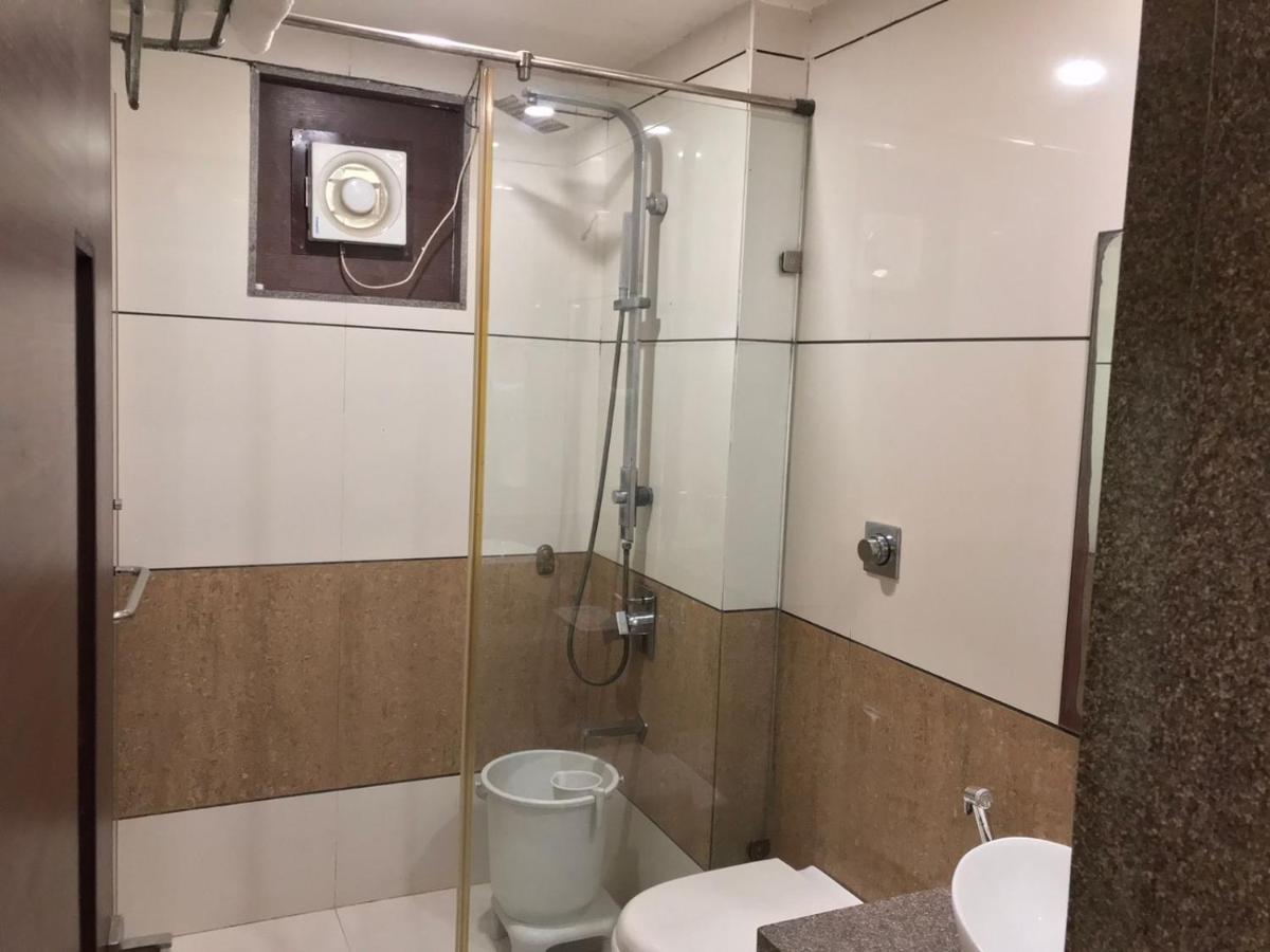 Pearl Hotel & Banquets 아흐메다바드 외부 사진