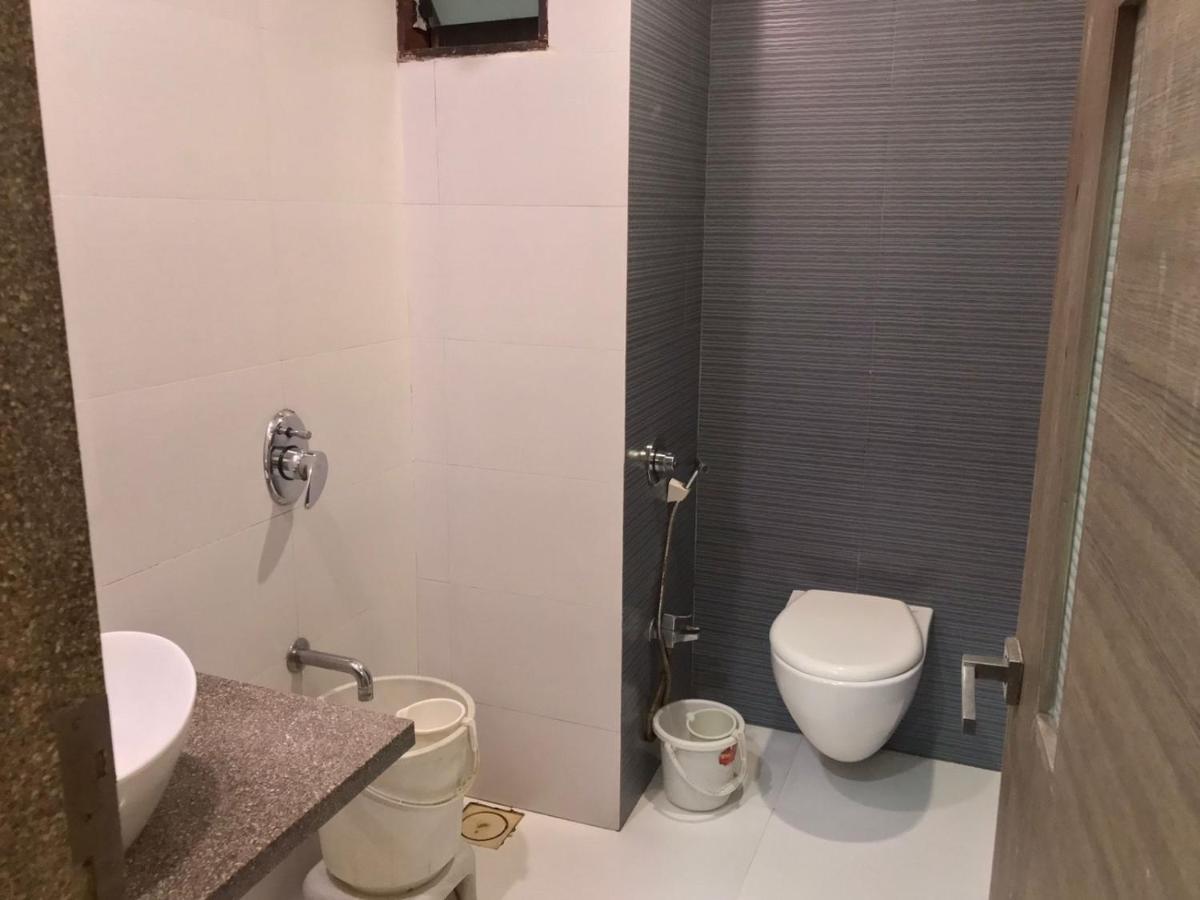 Pearl Hotel & Banquets 아흐메다바드 외부 사진