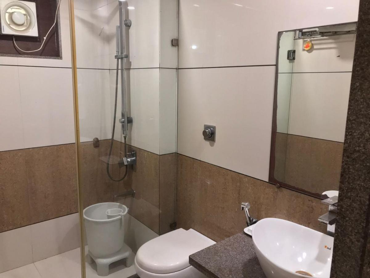 Pearl Hotel & Banquets 아흐메다바드 외부 사진